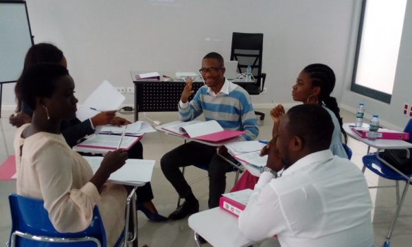 Técnicas de Expressão Oral e Escrita – Sempre a Iniciar Técnicas de Expressão Oral e Escrita – Sempre a Iniciar